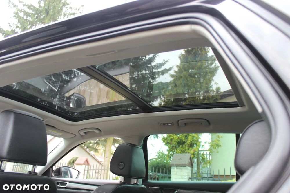 Skoda Superb 2.0 TDI DSG Premium Edition - 28