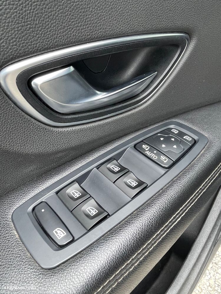 Renault Scénic - 15