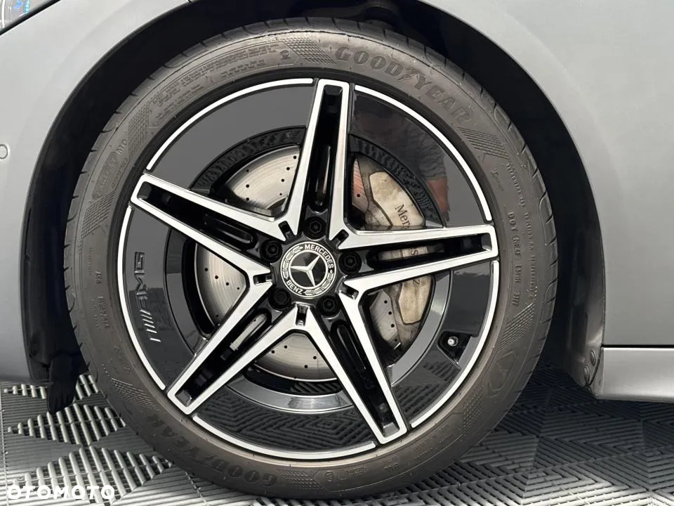 Mercedes-Benz Klasa C 300 4MATIC 9G-TRONIC - 9