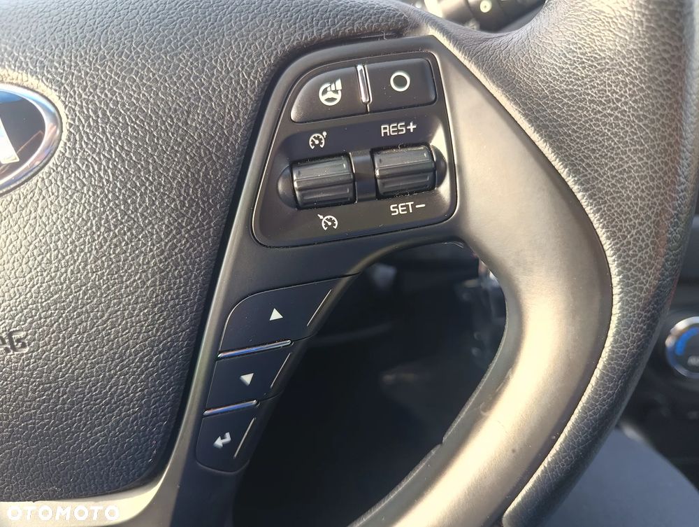 Kia Ceed 1.6 GDI Dream Team Edition - 22