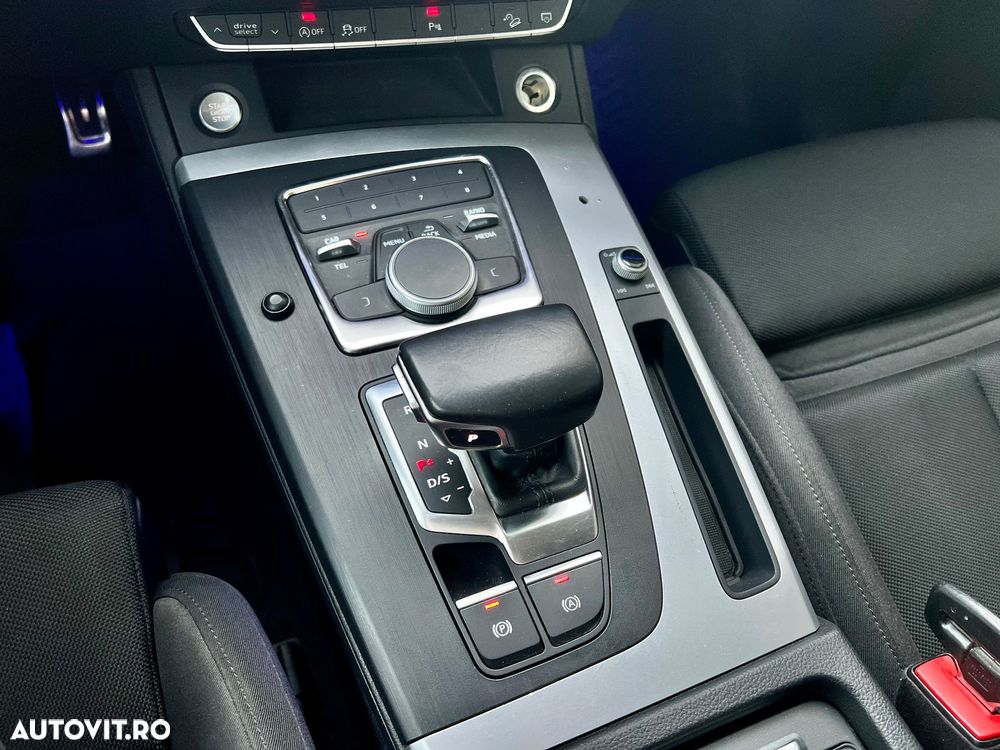 Audi Q5 2.0 40 TDI quattro S tronic Design - 17