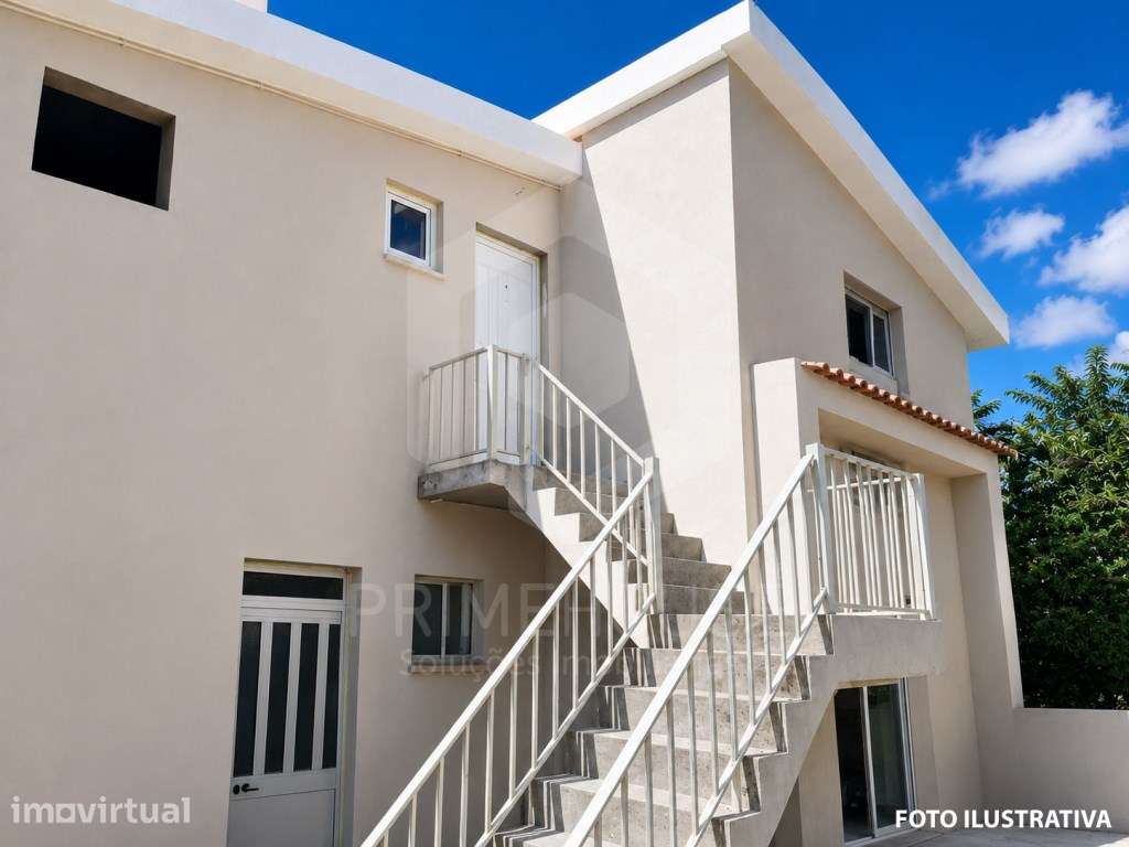 Moradia remodelada em Azeitão com garagem para vários veículos - Grande imagem: 5/13