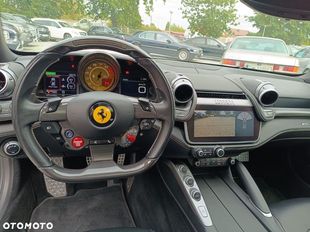 Ferrari GTC4Lusso - 13