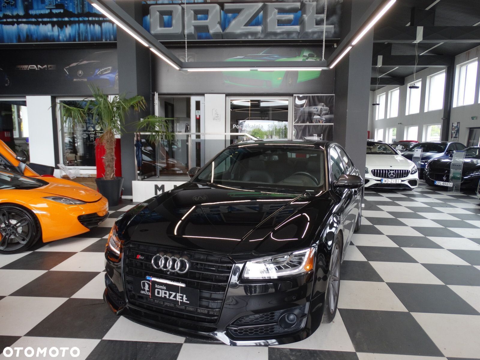 Audi S8 - 1