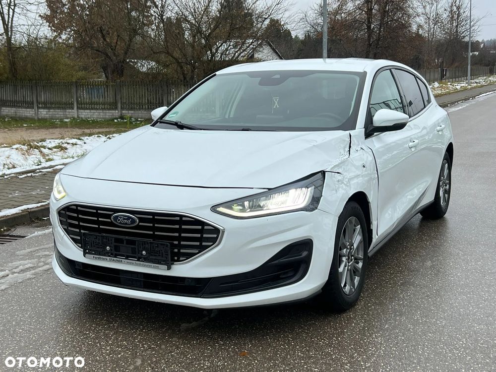 Ford Focus 1.0 EcoBoost Hybrid TITANIUM - 2