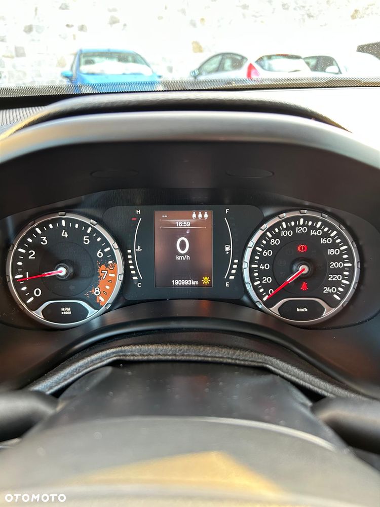 Jeep Renegade 1.6 E-TorQ Sport FWD - 8
