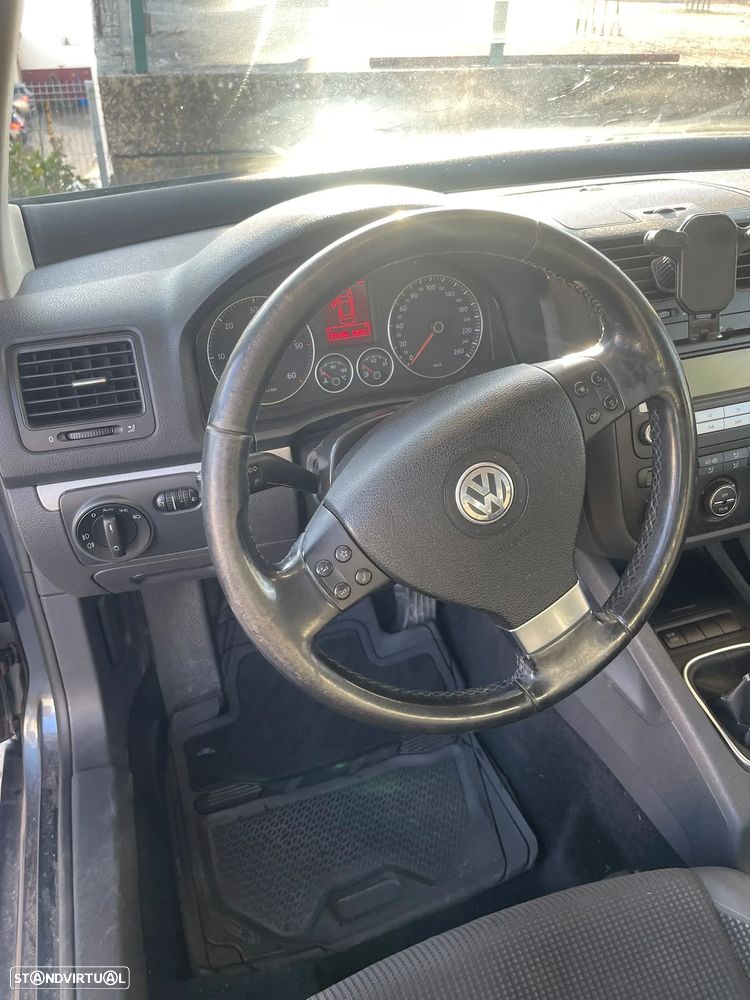 VW Jetta 1.9 TDi BlueM. Confortline - 7
