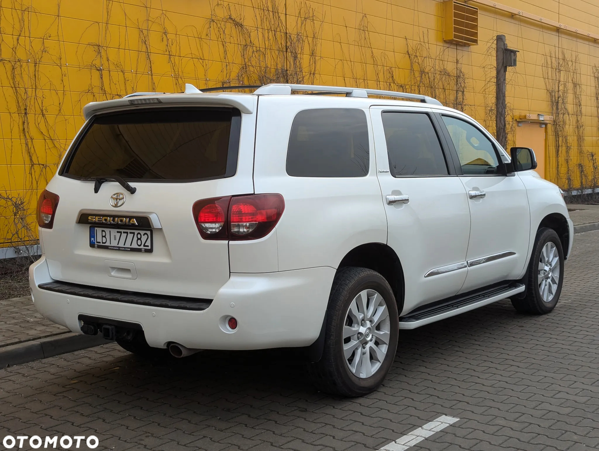 Toyota Sequoia - 6