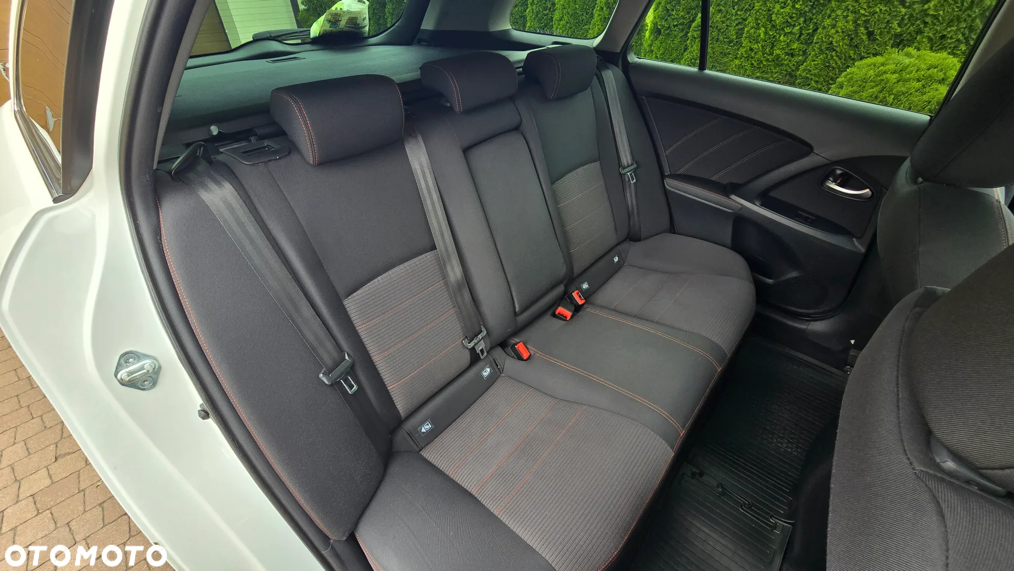 Toyota Avensis - 32