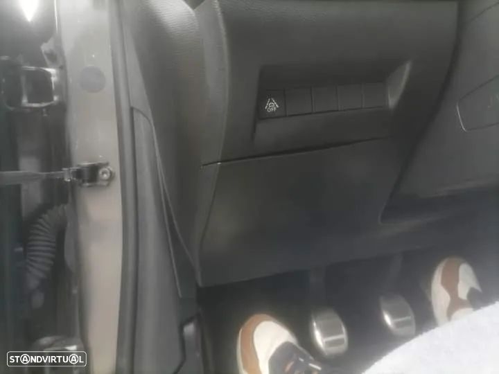 Peugeot 208 1.5 BlueHDi GT Line - 31