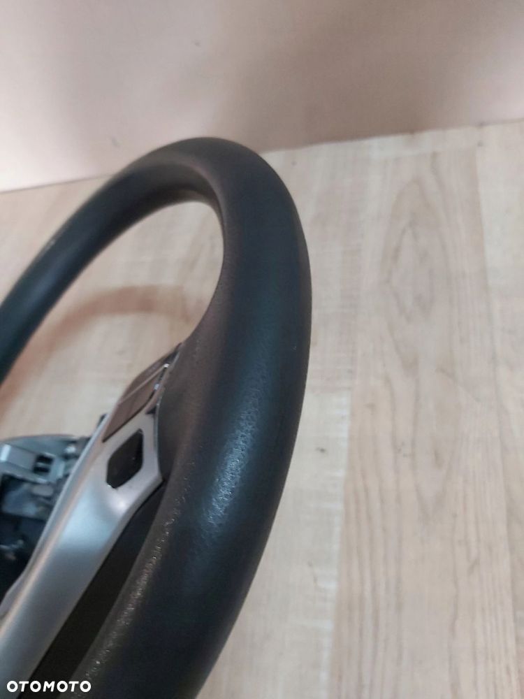 Toyota Verso 09 Kierownica przyciski - 5