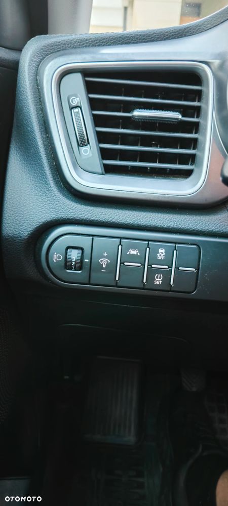 Kia Ceed 1.6 CRDi SCR L - 13