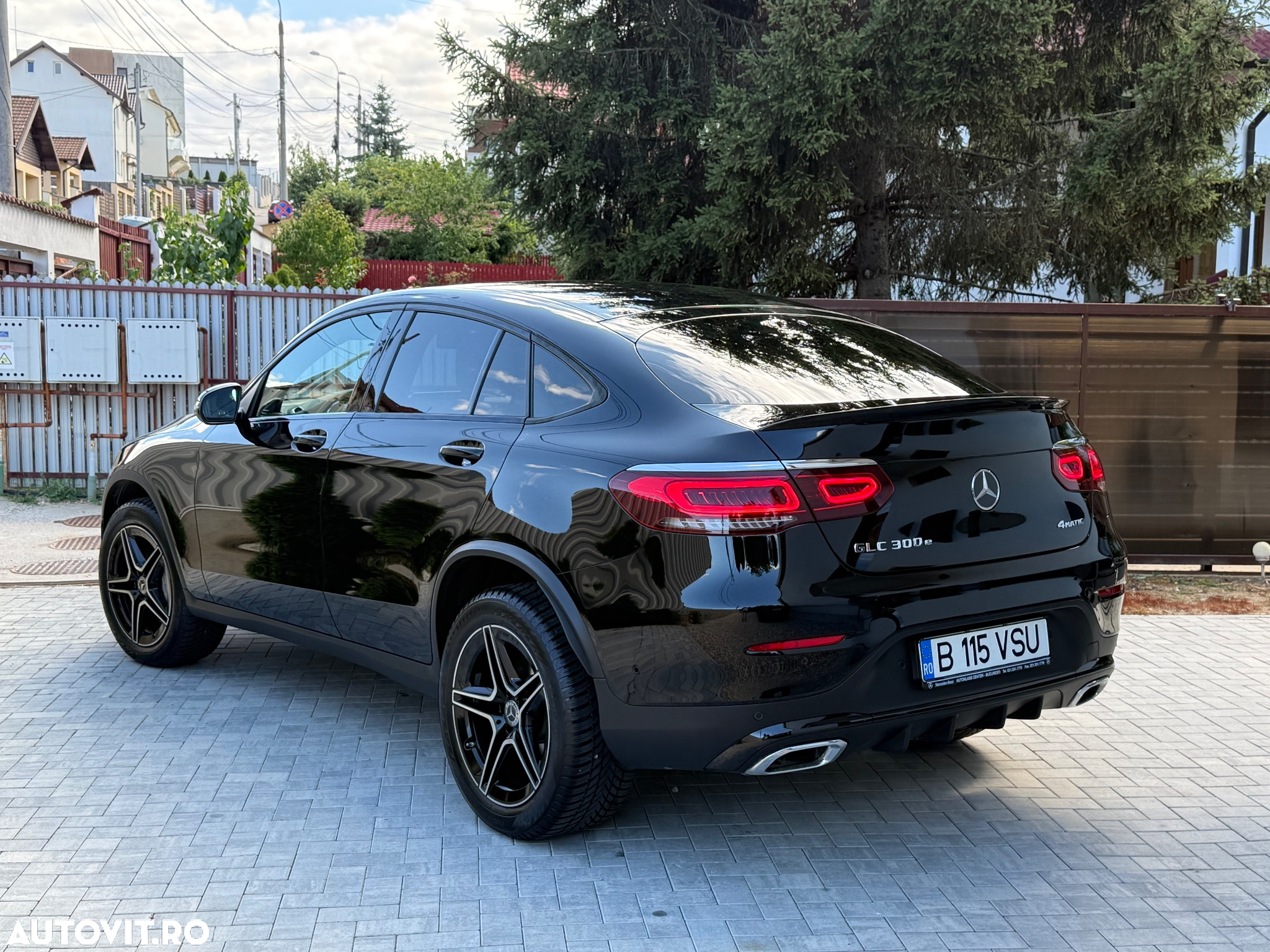 Mercedes-Benz GLC Coupe 300 e 4Matic 9G-TRONIC AMG Line - 2