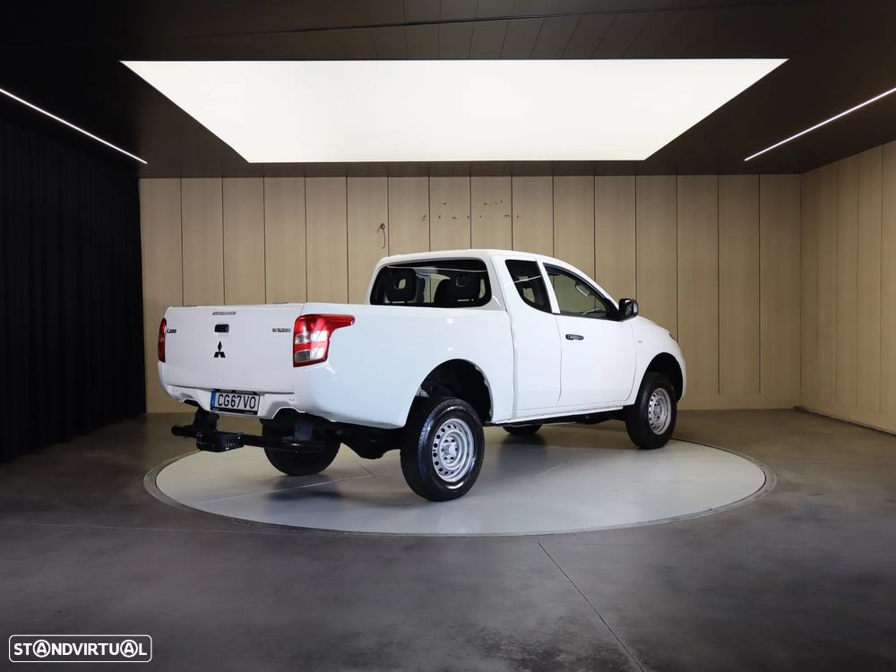 Mitsubishi L200 2.4 DI-D Club Invite 4WD - 6