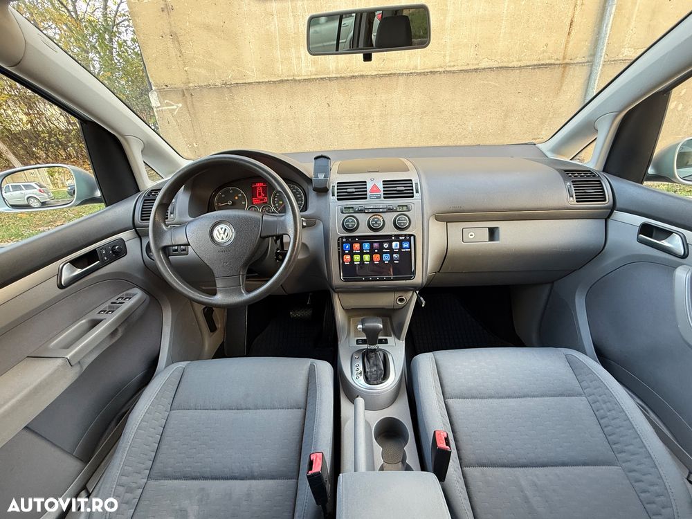 Volkswagen Touran 1.9 TDI DPF Conceptline DSG - 5