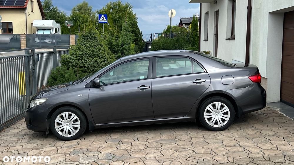 Toyota Corolla - 2