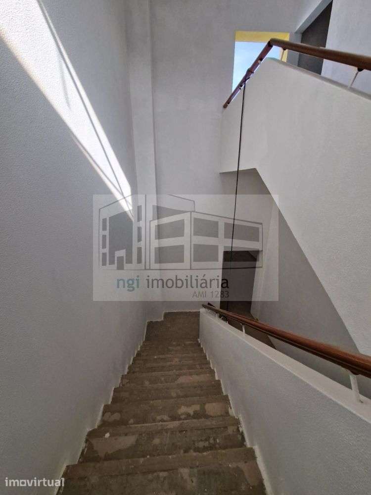 Armazém em Sacavém e Prior Velho - Grande imagem: 5/18