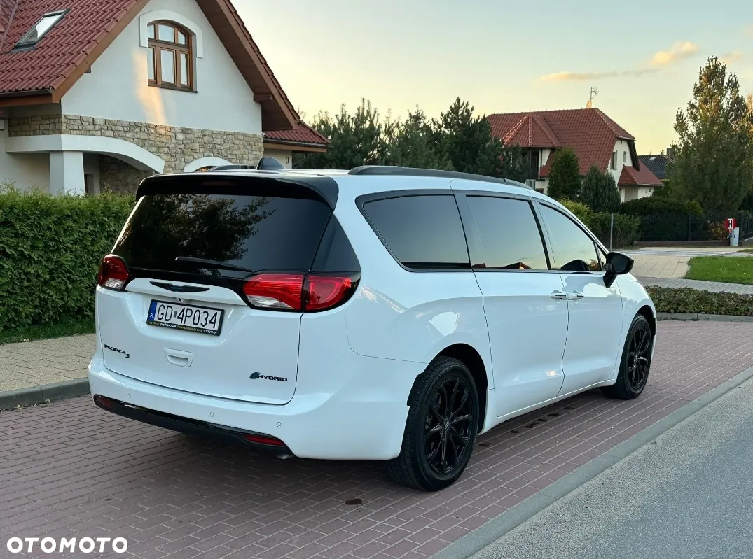Chrysler Pacifica - 6