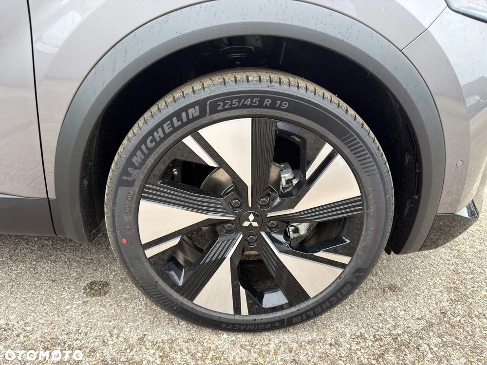 Mitsubishi Grandis - 5