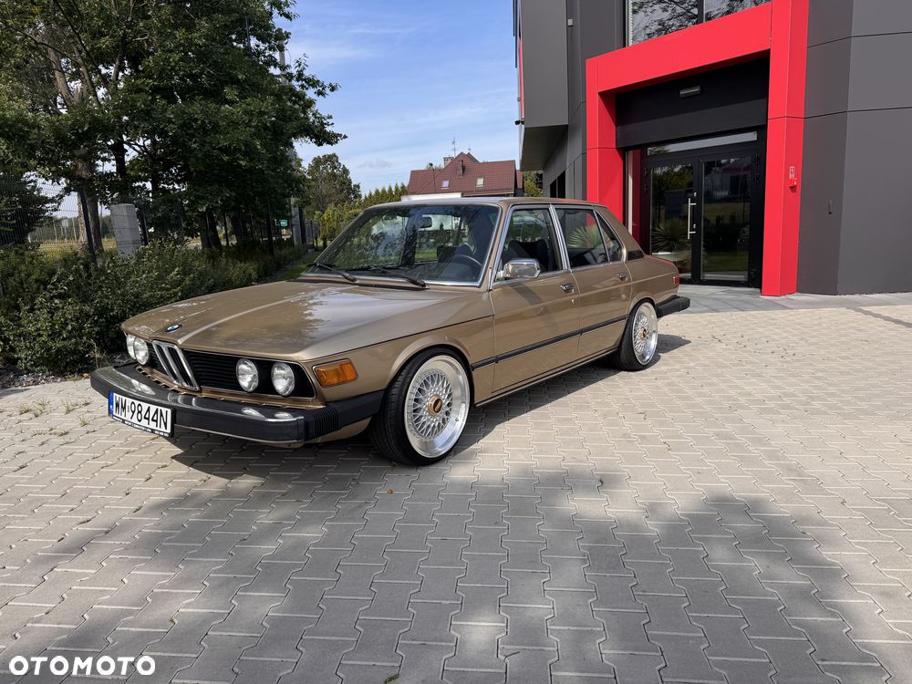 BMW Seria 5 528 i - 8