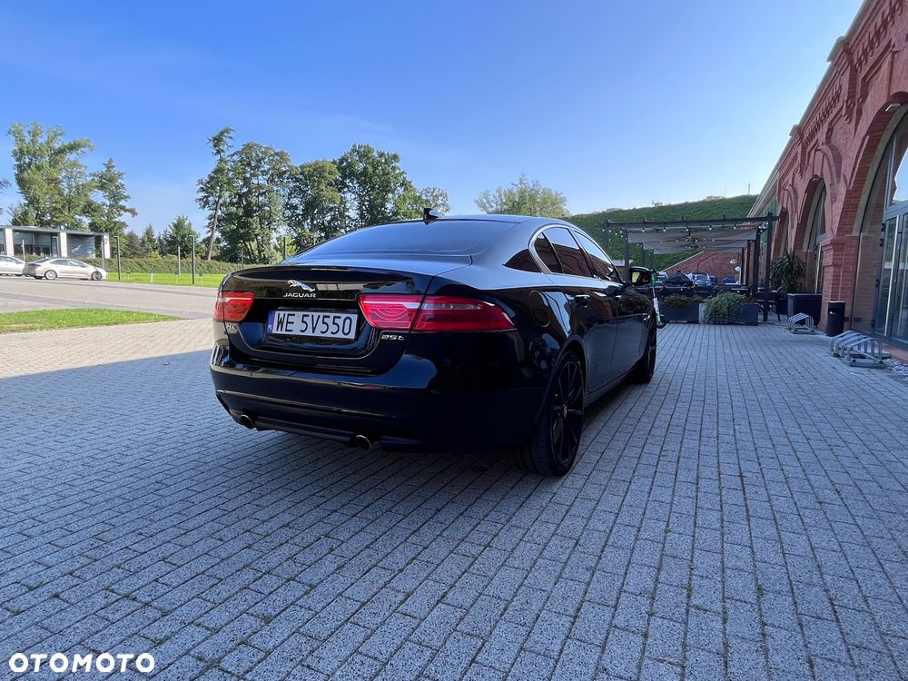 Jaguar XE 25t Prestige - 19