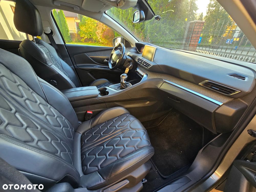 Peugeot 5008 - 5