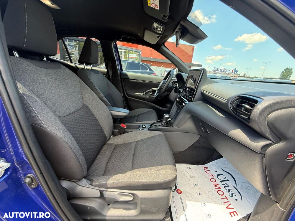 Toyota Yaris Cross 1.5 VVT-i HSD 4x4 Dynamic - 27