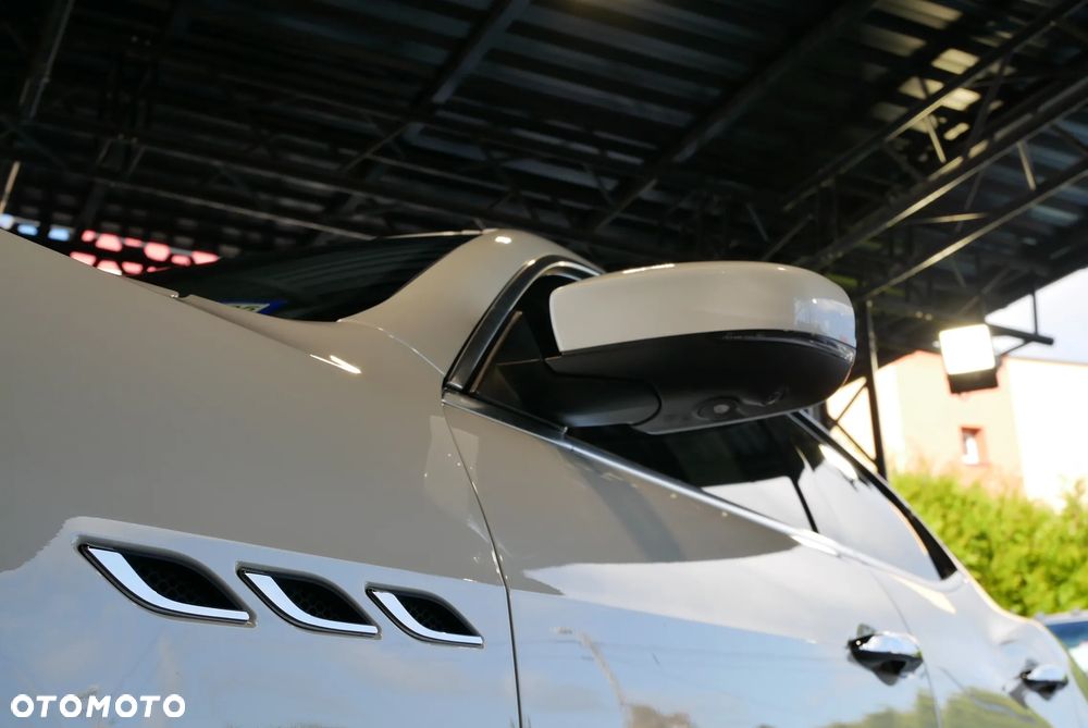 Maserati Ghibli S - 36