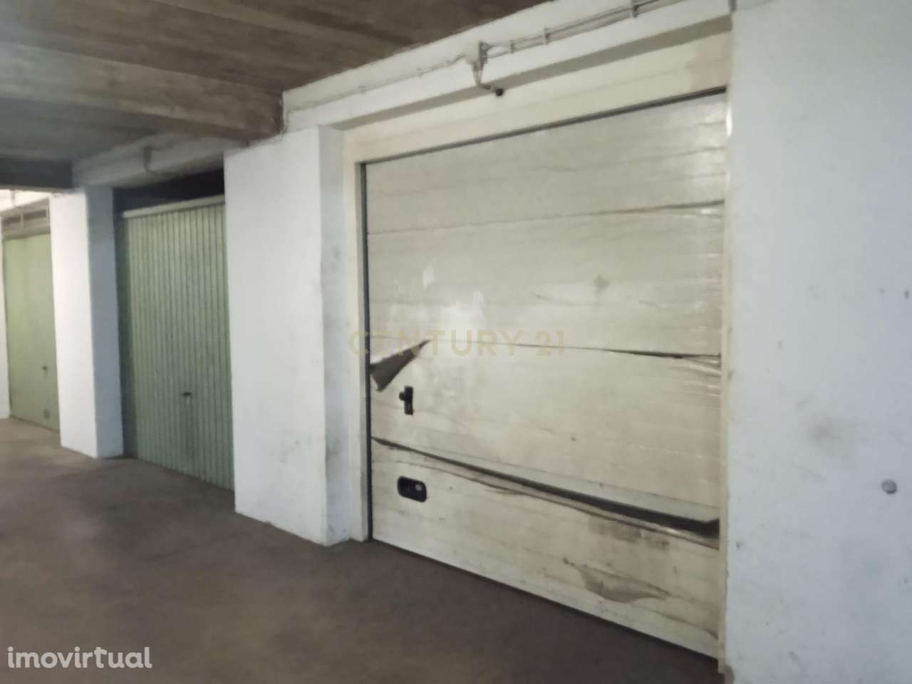 NÃO PERCA ESTA GRANDE OPORTUNIDADE! GARAGEM EM BOX ESPAÇOSA MUITO BEM - Grande imagem: 3/11