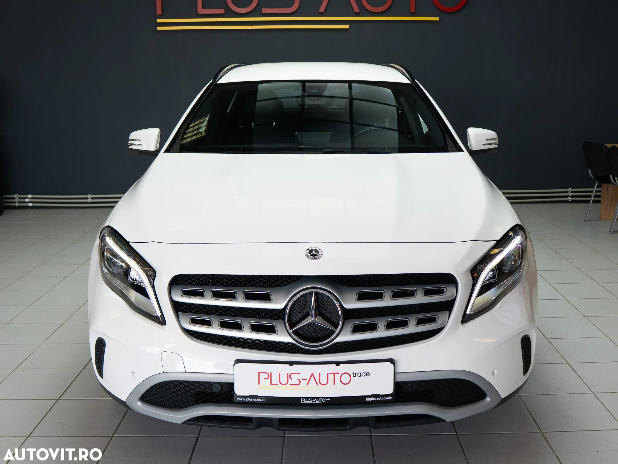 Mercedes-Benz GLA - 4