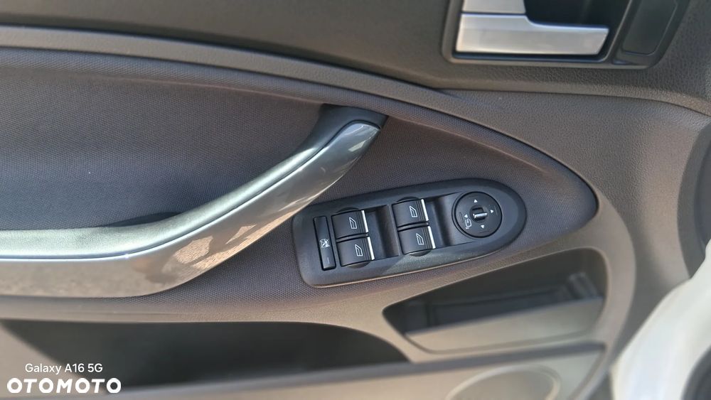 Ford Kuga 2.0 TDCi 4x4 Titanium - 18