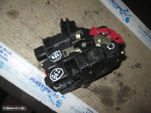Fecho 8E0839016C AUDI A4 2003 TD ELETRICO AUDI A4  8E FASE 1 2005 1.9TDI 130CV 4P PRETO TD 7 PINOS - 2