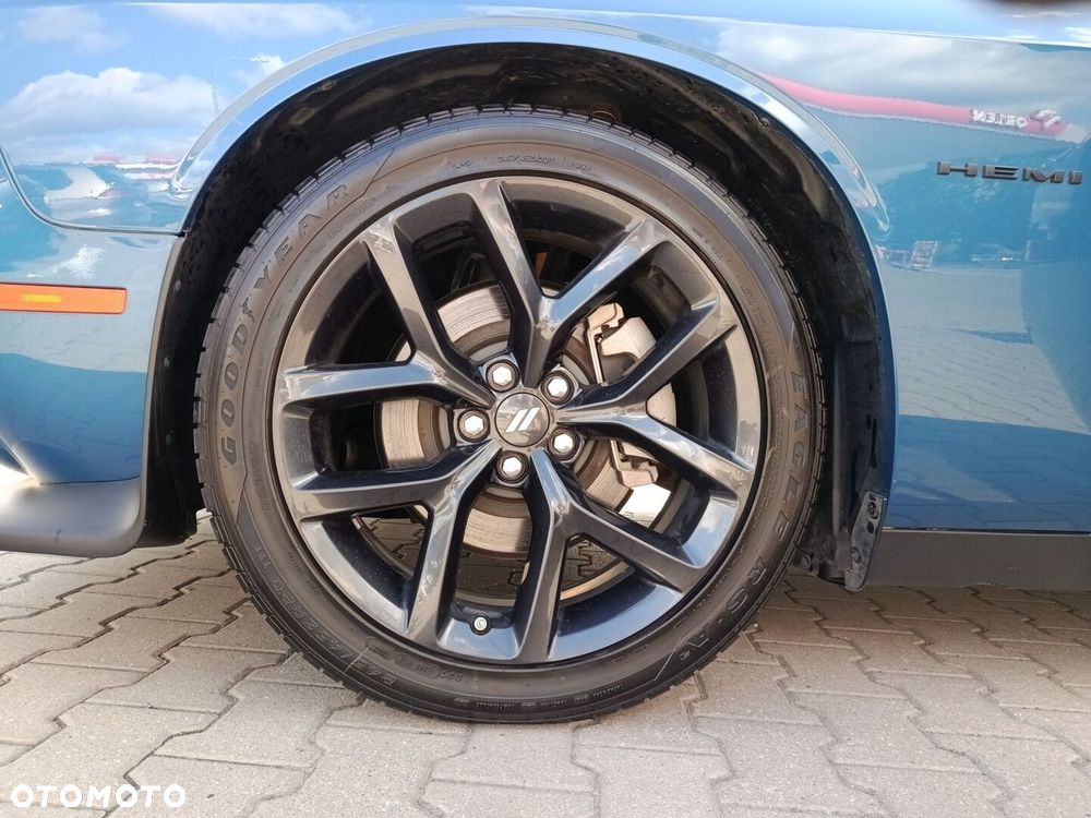 Dodge Challenger - 19