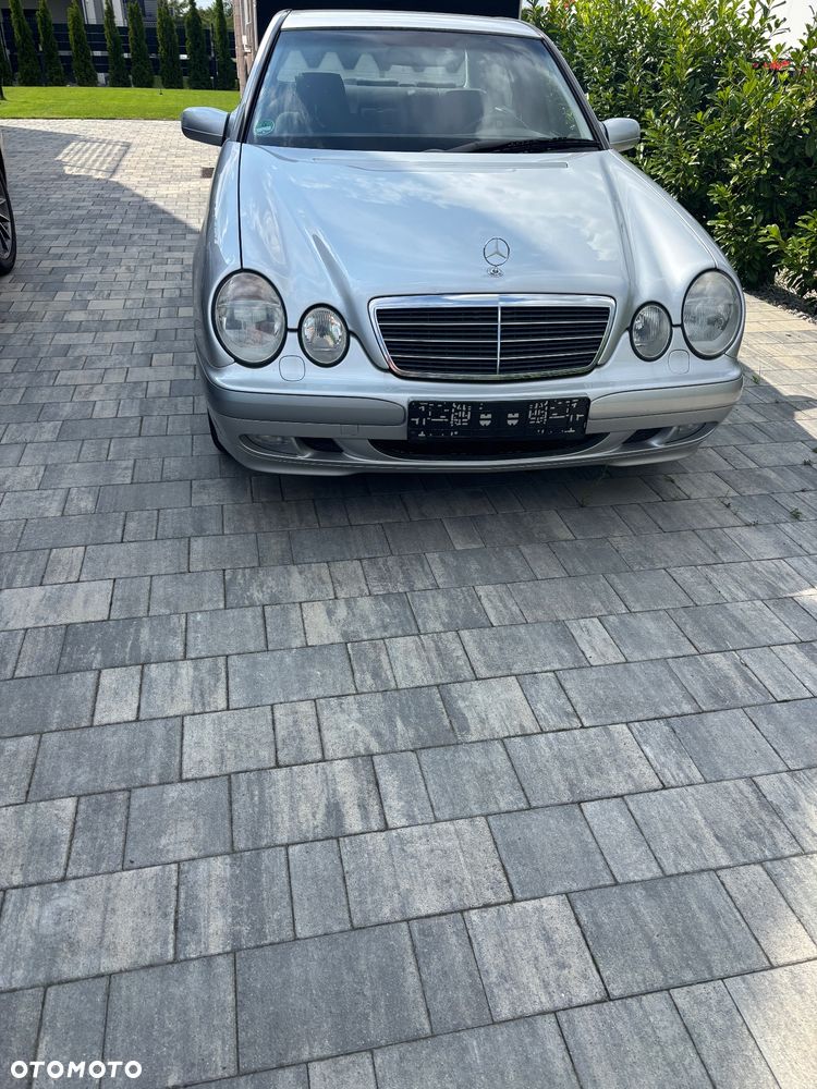 Mercedes-Benz Klasa E - 4