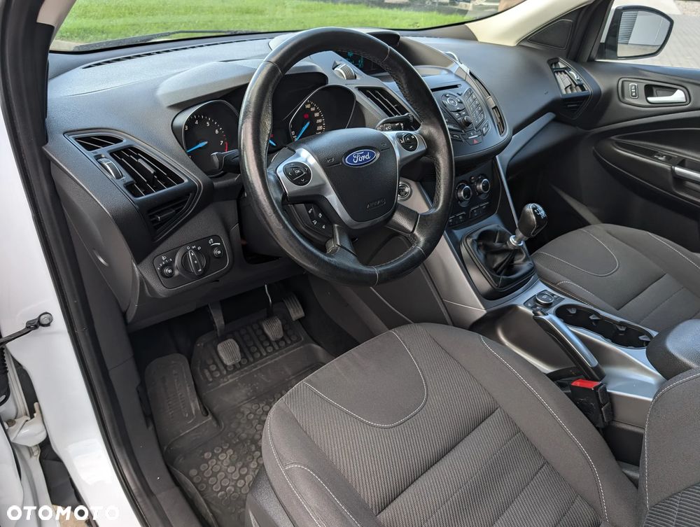Ford Kuga 1.6 EcoBoost 2x4 Titanium - 22