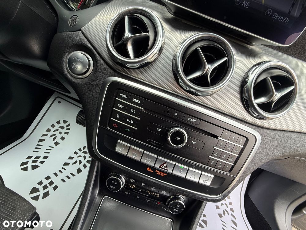 Mercedes-Benz GLA 180 7G-DCT Peak Edition - 20