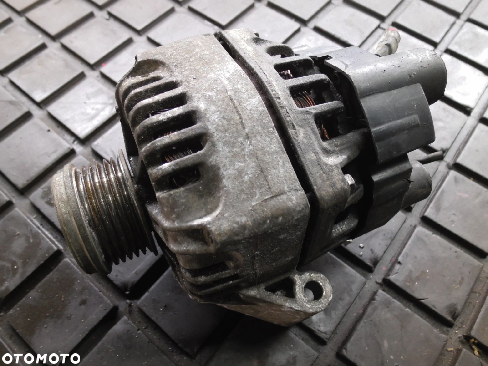 Opel Corsa C 1.3 CDTI ALTERNATOR 13117279YQ 90A FIAT - 1