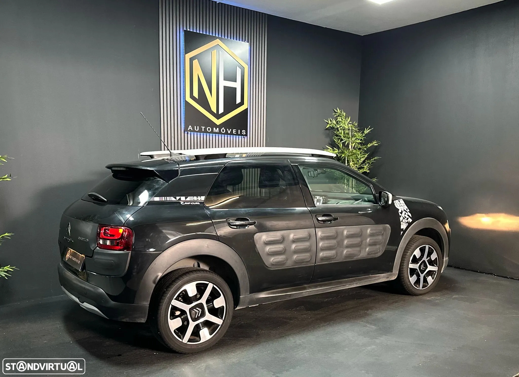 Citroën C4 Cactus 1.2 PureTech Shine EAT6 - 6
