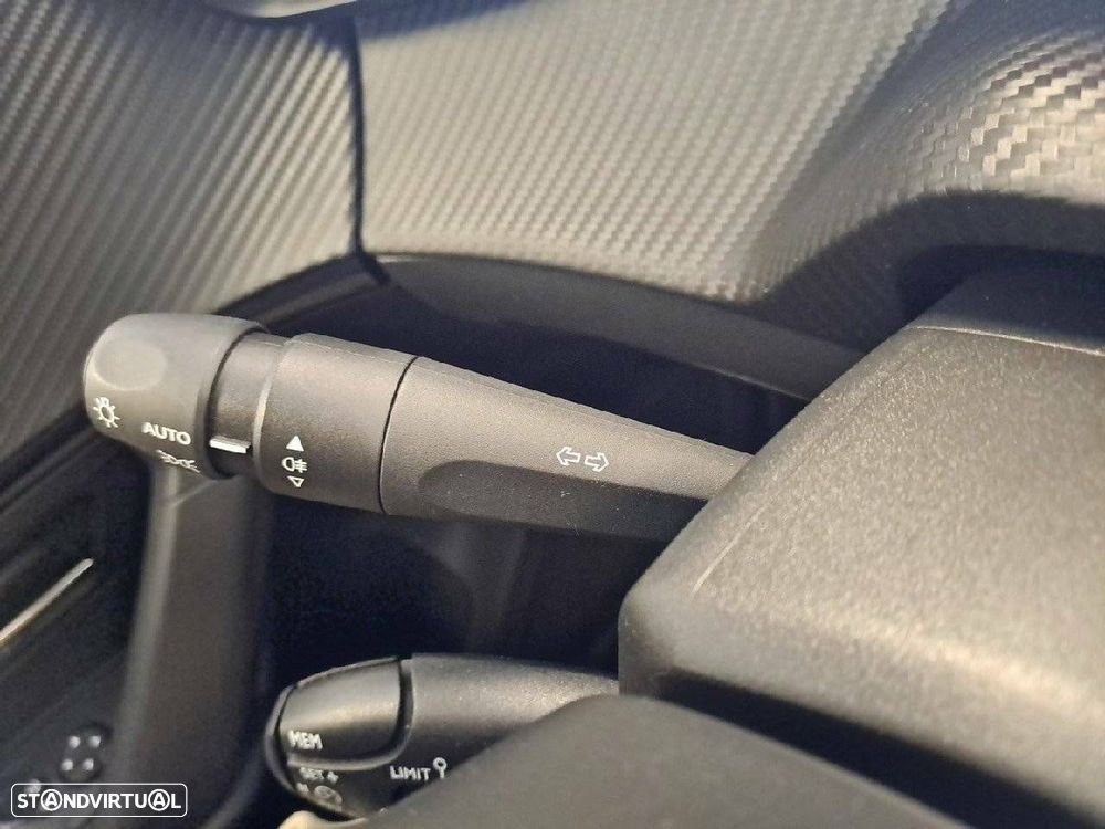 Peugeot 2008 1.2 PureTech Active - 14