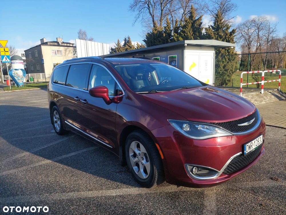 Chrysler Pacifica - 6