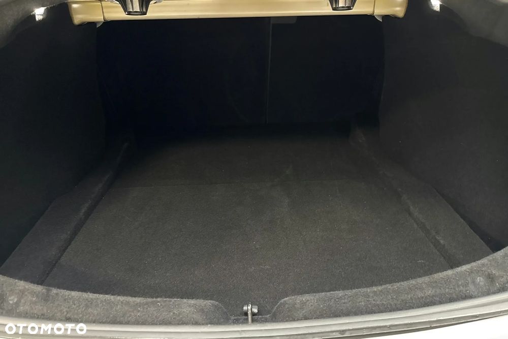 Tesla Model 3 Langstreckenbatterie Allradantrieb Dual Motor - 9