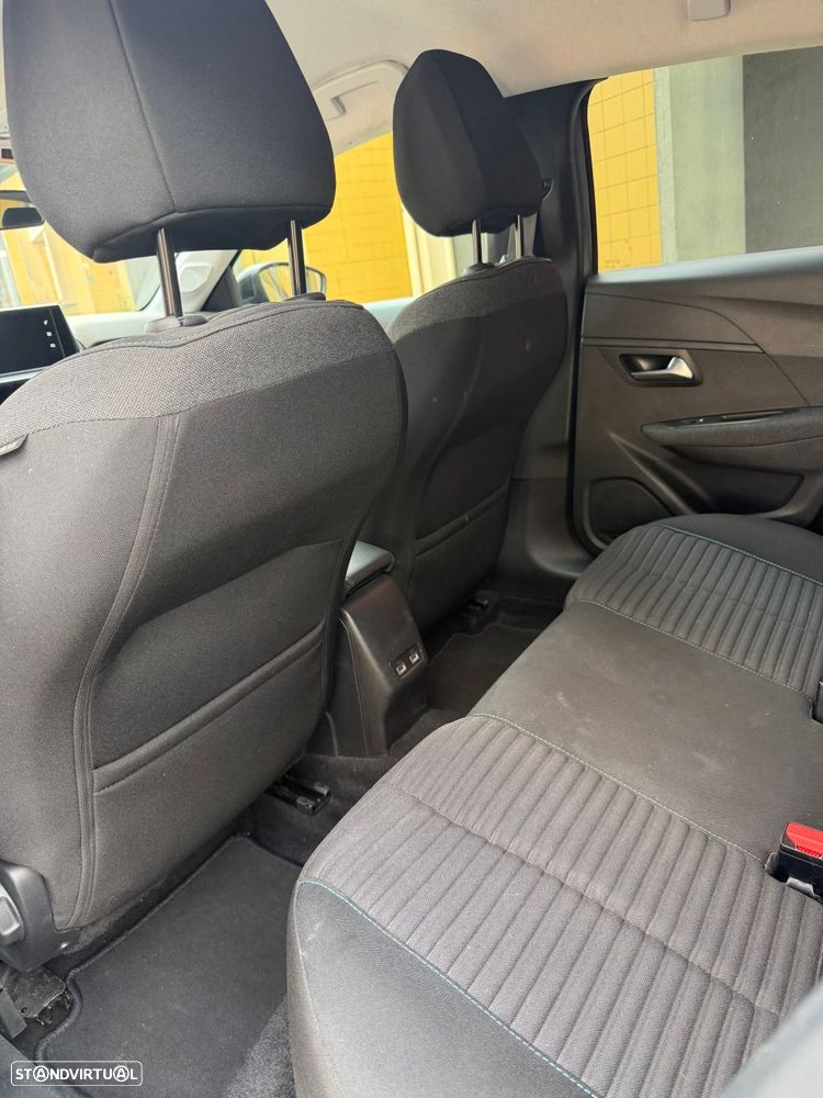 Peugeot e-208 50 kWh Style — fotografia 14