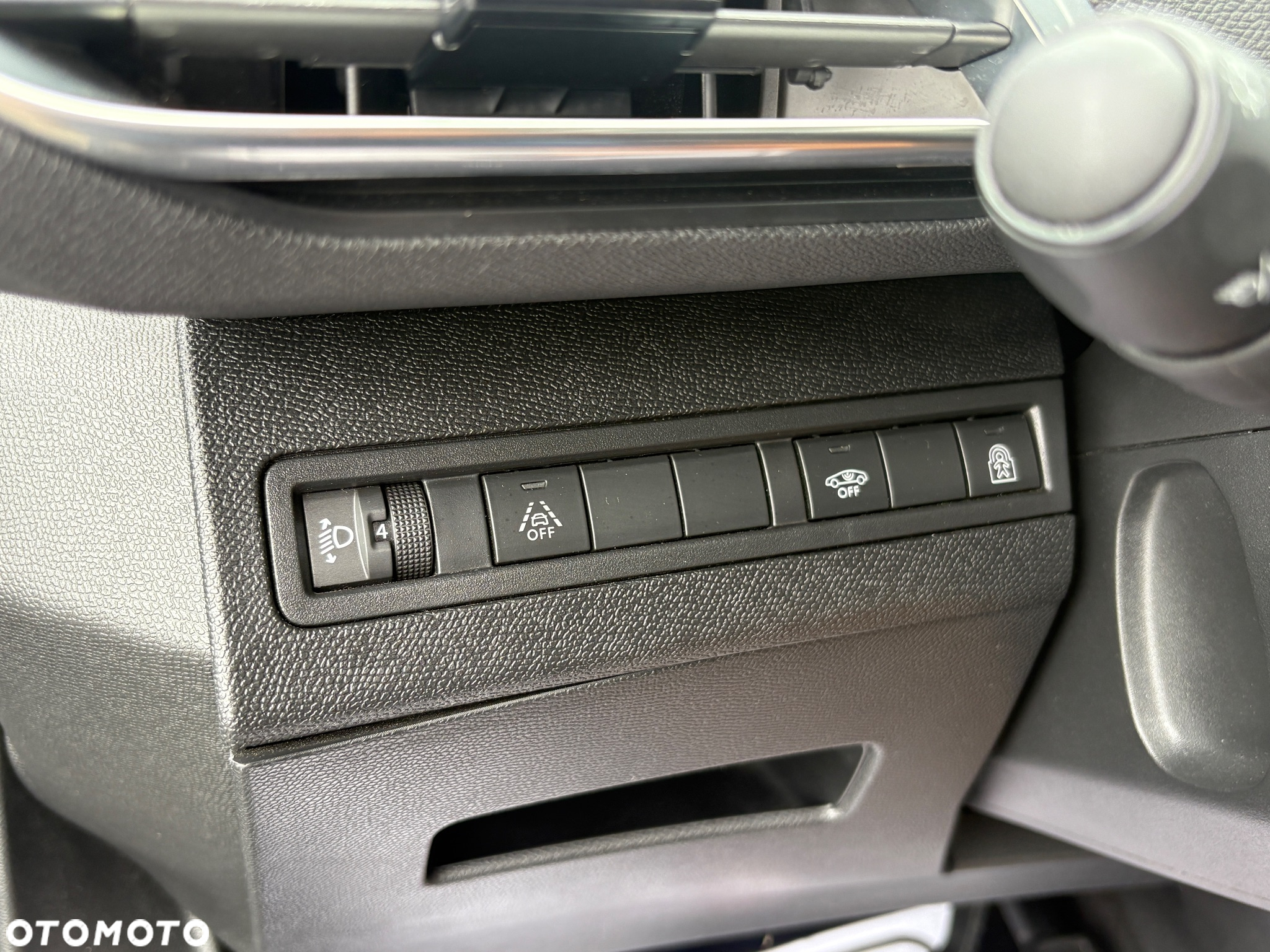 Peugeot 3008 PureTech 130 Stop & Start GPF EAT8 Allure - 26