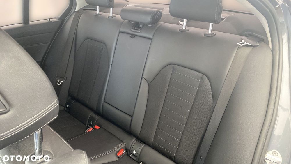 BMW Seria 3 318d Sport Line - 13