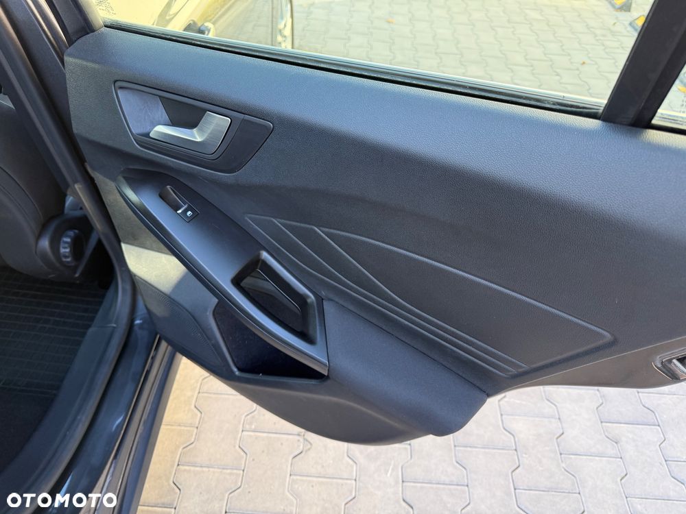 Ford Focus 1.5 EcoBlue Connected - 13