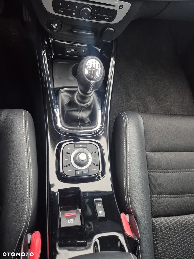 Renault Megane ENERGY TCe 130 BOSE EDITION - 9