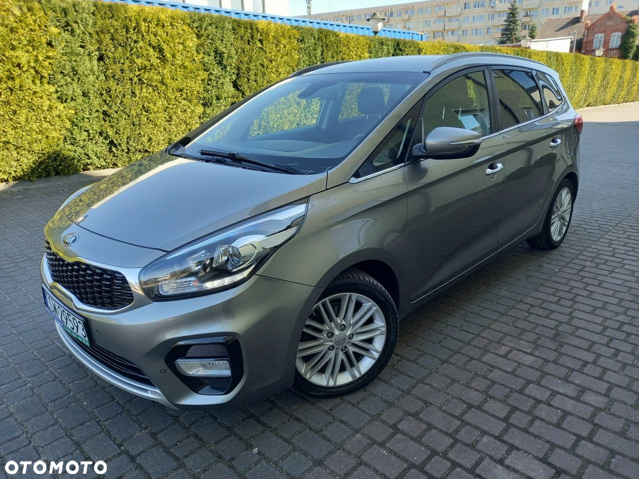Kia Carens 1.6 GDI Dream-Team Edition - 2
