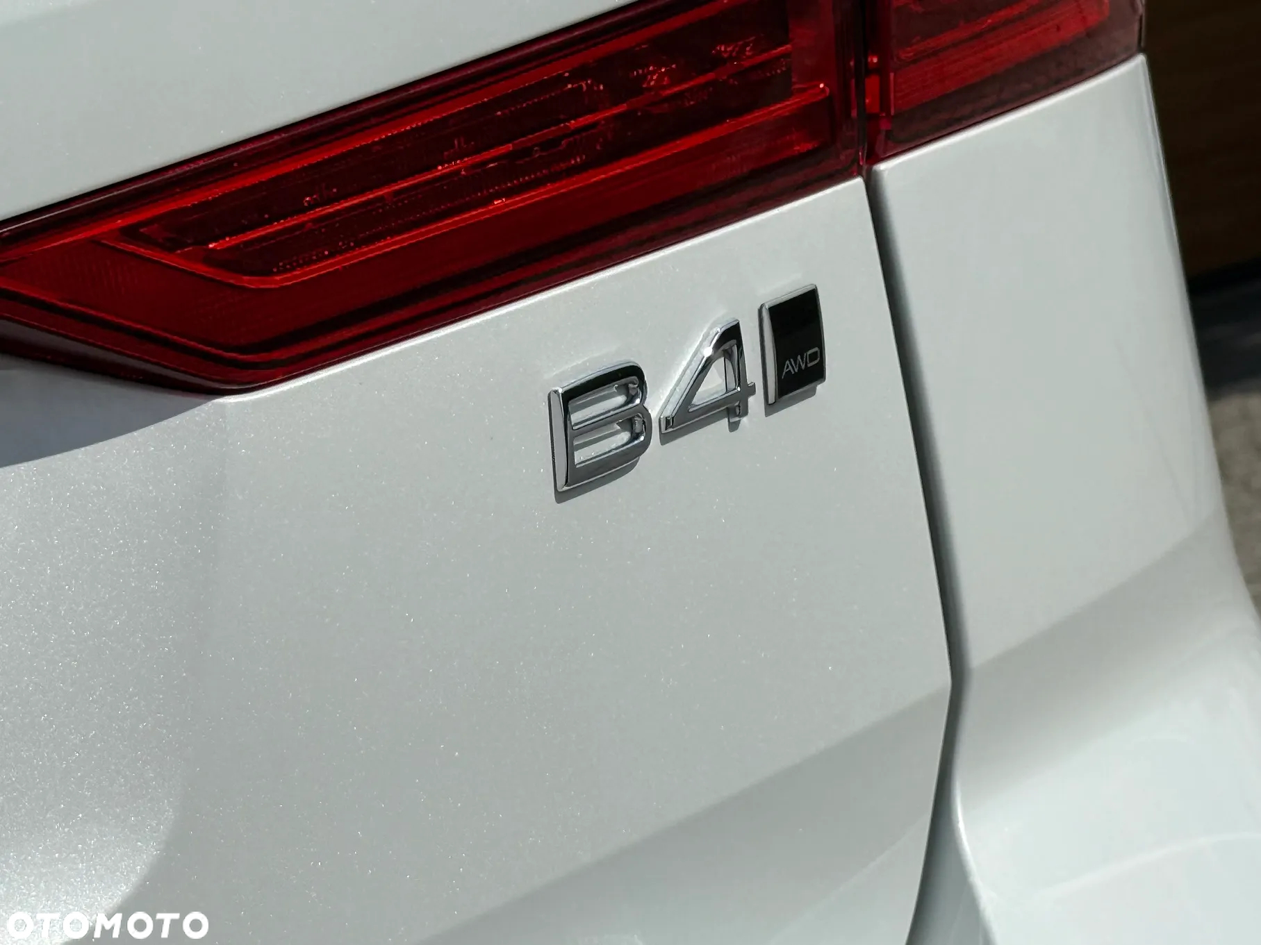 Volvo XC 60 B4 D AWD Plus Dark - 35