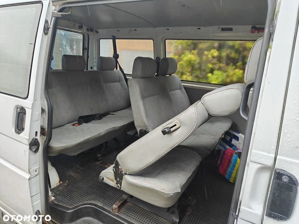 Volkswagen Transporter - 1