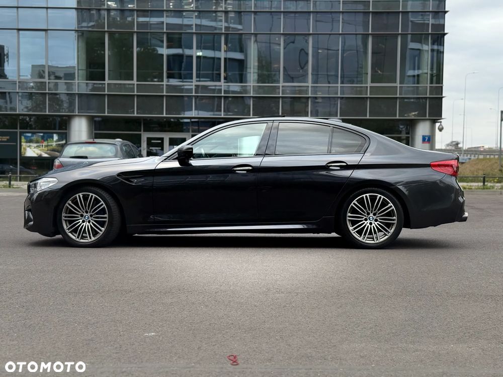 BMW Seria 5 M550i xDrive sport - 16